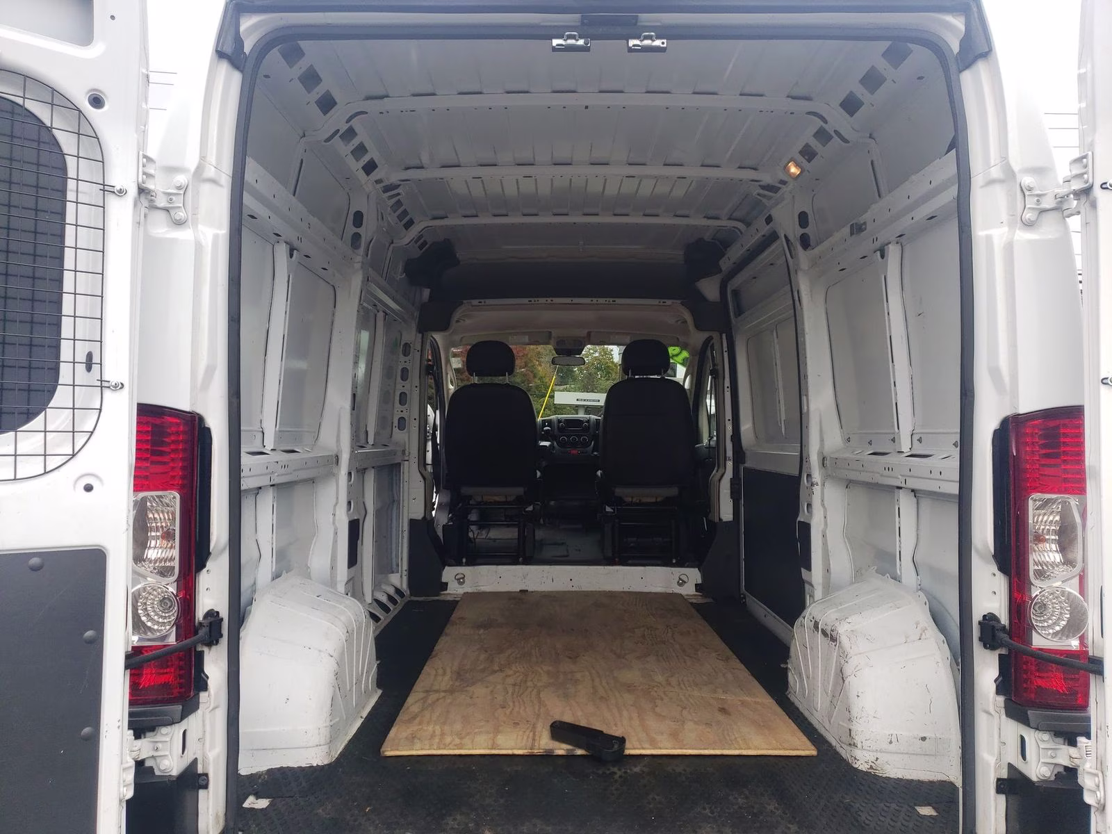 2019 Bright White Clearcoat Ram ProMaster 2500 High Roof FWD Van