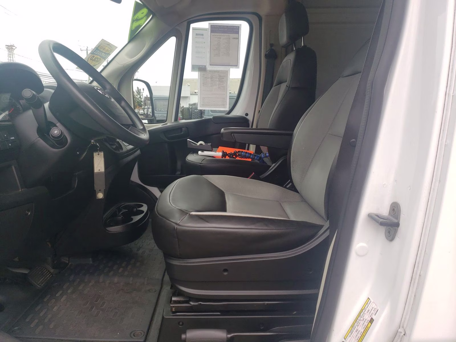 2019 Bright White Clearcoat Ram ProMaster 2500 High Roof FWD Van