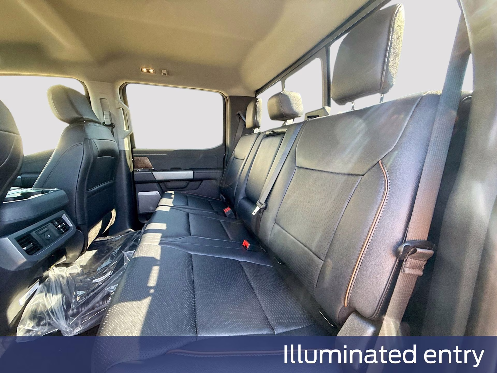 2026 Agate Black Metallic Ford Super Duty F-350 SRW Lariat 4X4 Truck