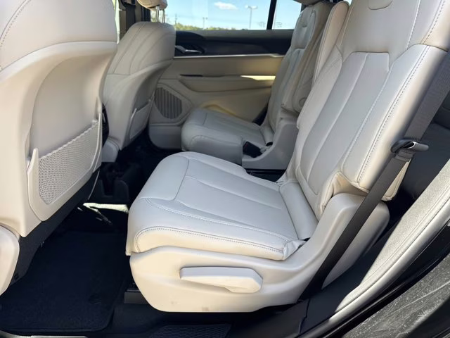 2025 Diamond Black Crystal Pearlcoat Jeep Grand Cherokee L Limited 4X4 SUV