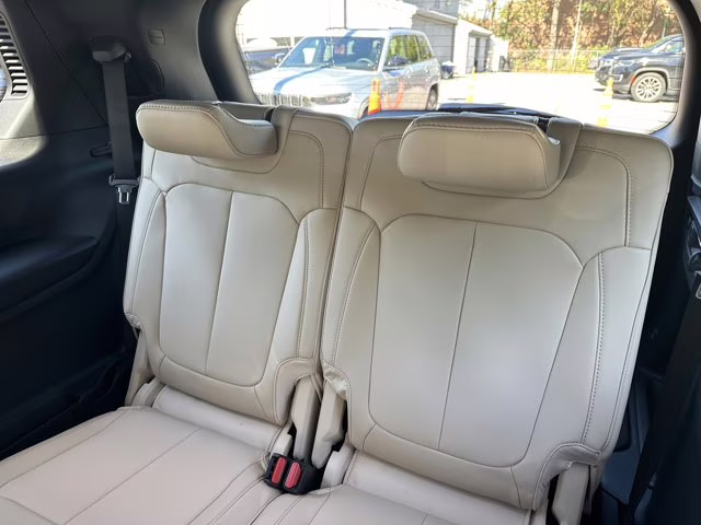 2025 Diamond Black Crystal Pearlcoat Jeep Grand Cherokee L Limited 4X4 SUV