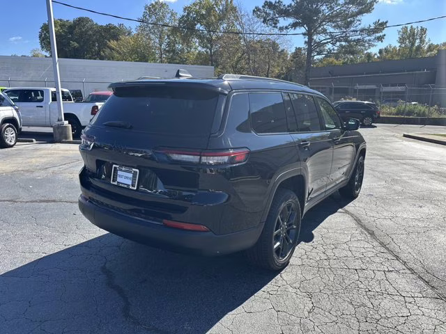 2025 Diamond Black Crystal Pearlcoat Jeep Grand Cherokee L Limited 4X4 SUV