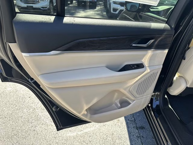 2025 Diamond Black Crystal Pearlcoat Jeep Grand Cherokee L Limited 4X4 SUV