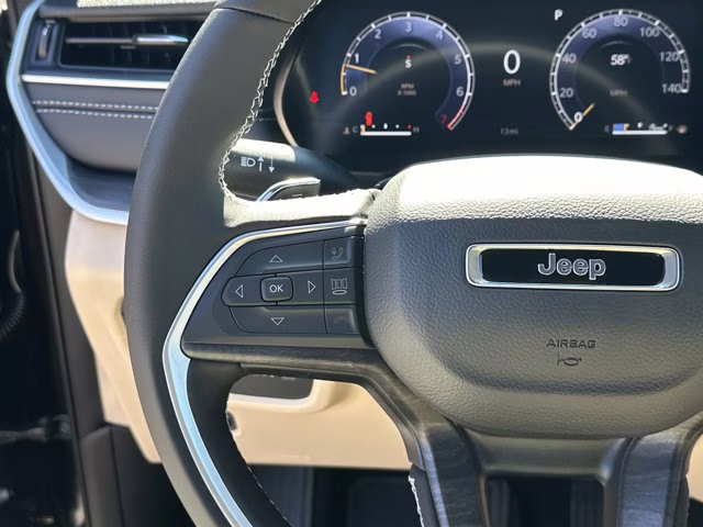 2025 Diamond Black Crystal Pearlcoat Jeep Grand Cherokee L Limited 4X4 SUV