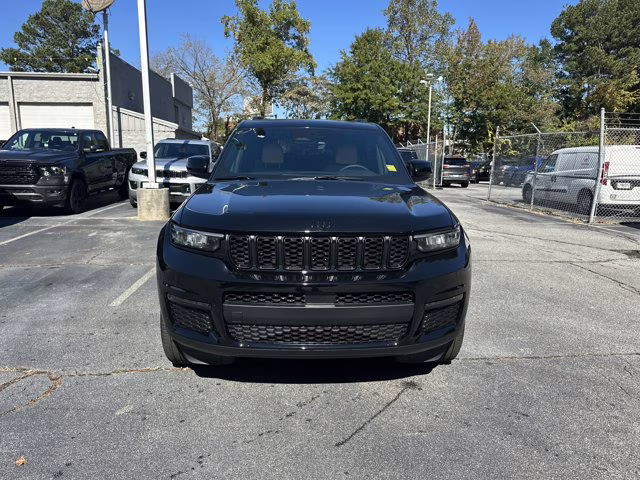 2025 Diamond Black Crystal Pearlcoat Jeep Grand Cherokee L Limited 4X4 SUV