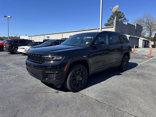 2025 Diamond Black Crystal Pearlcoat Jeep Grand Cherokee L Limited 4X4 SUV