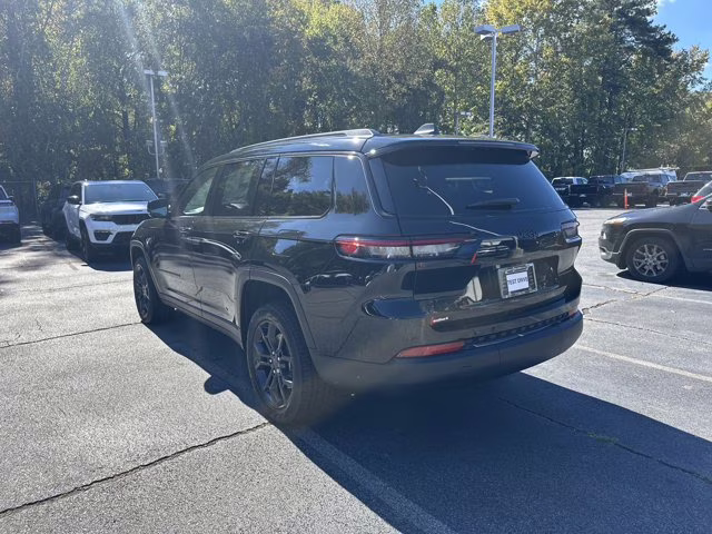 2025 Diamond Black Crystal Pearlcoat Jeep Grand Cherokee L Limited 4X4 SUV