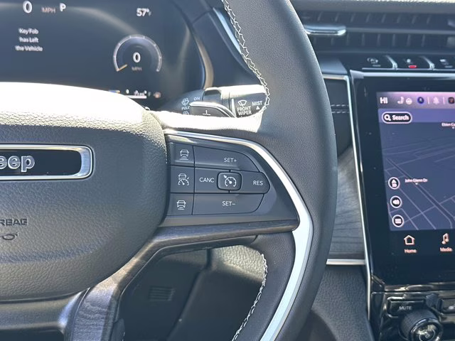 2025 Diamond Black Crystal Pearlcoat Jeep Grand Cherokee L Limited 4X4 SUV