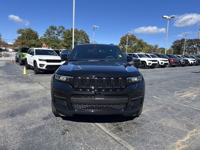 2025 Diamond Black Crystal Pearlcoat Jeep Grand Cherokee L Limited 4X4 SUV