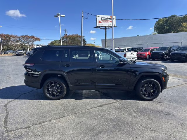 2025 Diamond Black Crystal Pearlcoat Jeep Grand Cherokee L Limited 4X4 SUV