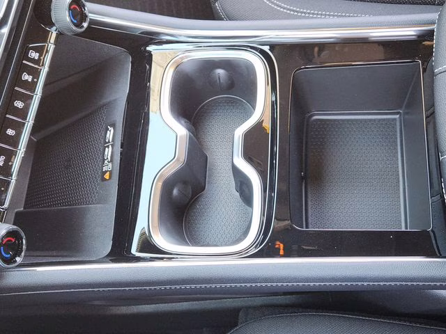 2025 Radiant Red Tintcoat Chevrolet Traverse LT FWD SUV