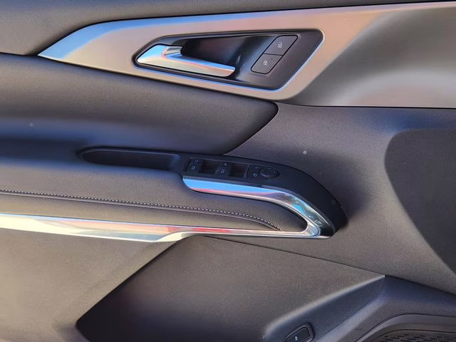 2025 Radiant Red Tintcoat Chevrolet Traverse LT FWD SUV