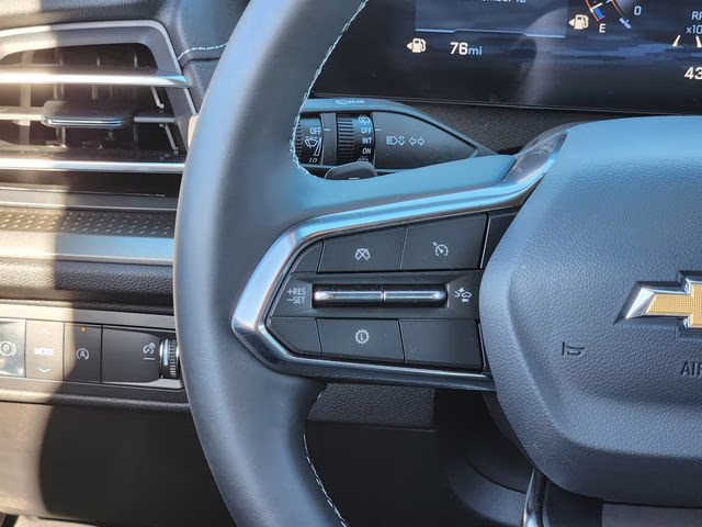 2025 Radiant Red Tintcoat Chevrolet Traverse LT FWD SUV