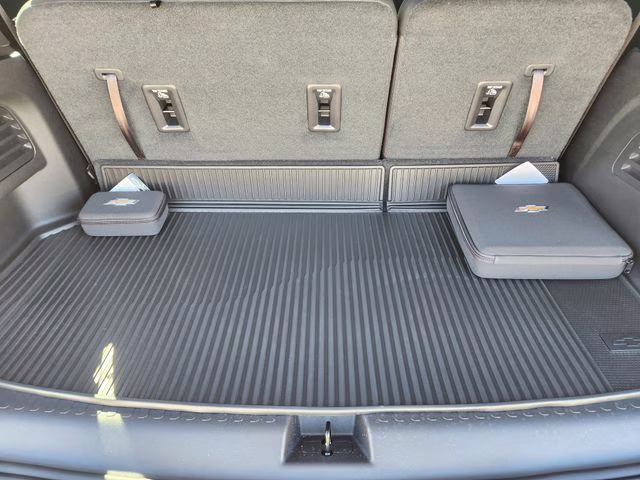 2025 Radiant Red Tintcoat Chevrolet Traverse LT FWD SUV