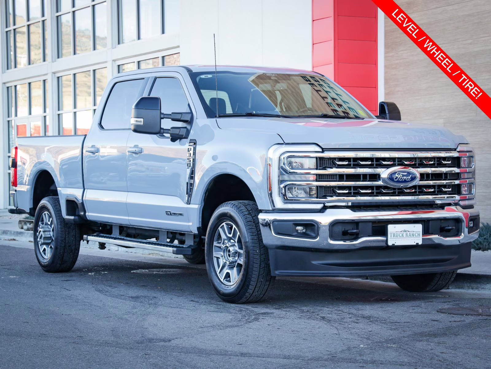 2025 Glacier Gray Metallic Tri-Coat Ford Super Duty F-350 SRW Lariat 4X4 Truck
