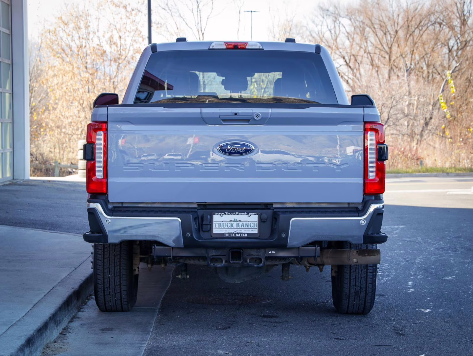 2025 Glacier Gray Metallic Tri-Coat Ford Super Duty F-350 SRW Lariat 4X4 Truck
