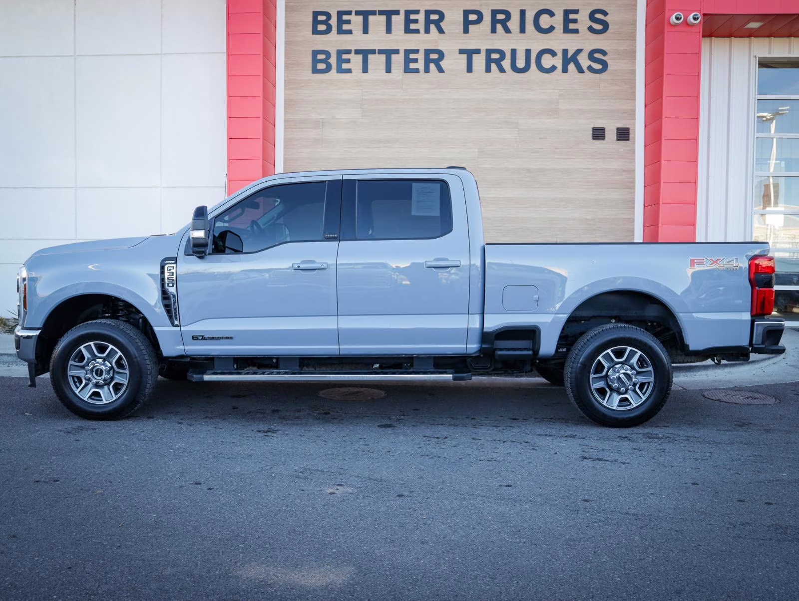 2025 Glacier Gray Metallic Tri-Coat Ford Super Duty F-350 SRW Lariat 4X4 Truck