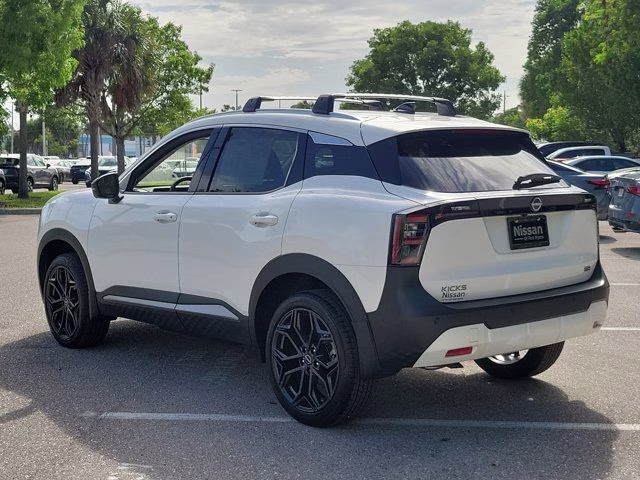2026 Aspen White Tricoat Nissan Kicks SR FWD SUV
