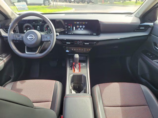 2026 Aspen White Tricoat Nissan Kicks SR FWD SUV