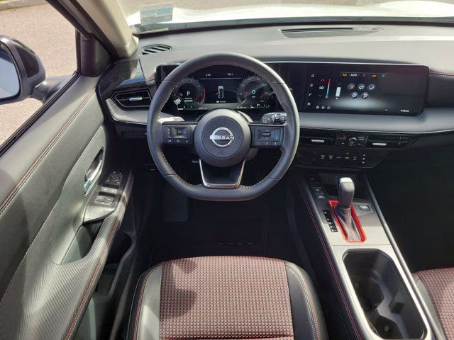 2026 Aspen White Tricoat Nissan Kicks SR FWD SUV