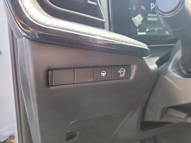 2026 Aspen White Tricoat Nissan Kicks SR FWD SUV