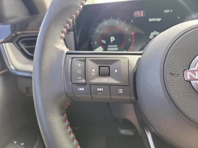 2026 Aspen White Tricoat Nissan Kicks SR FWD SUV