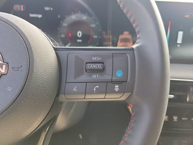 2026 Aspen White Tricoat Nissan Kicks SR FWD SUV