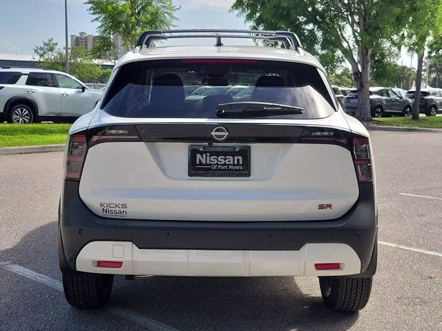 2026 Aspen White Tricoat Nissan Kicks SR FWD SUV