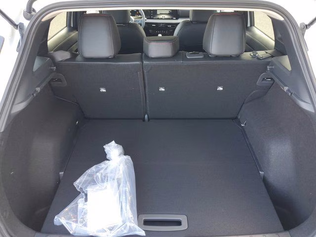 2026 Aspen White Tricoat Nissan Kicks SR FWD SUV
