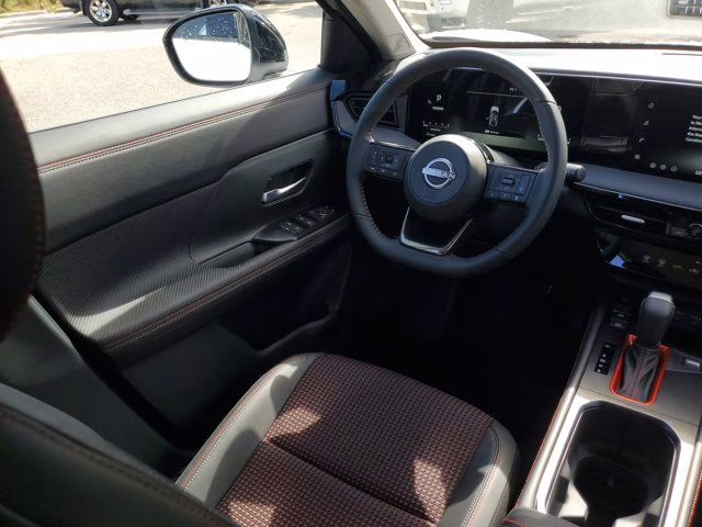 2026 Aspen White Tricoat Nissan Kicks SR FWD SUV