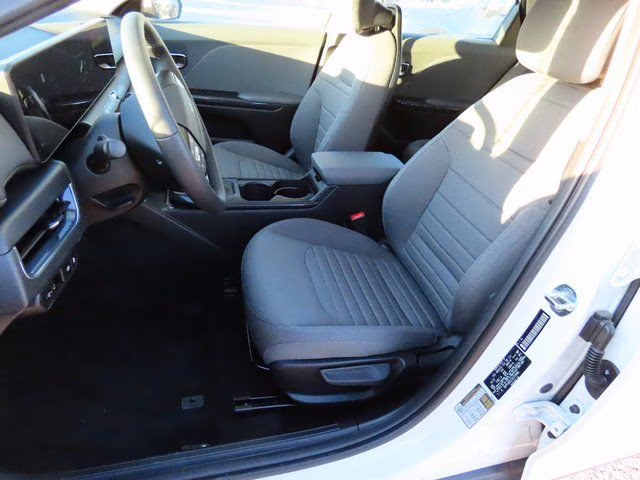 2025 Snow White Pearl Kia K4 EX FWD Sedan