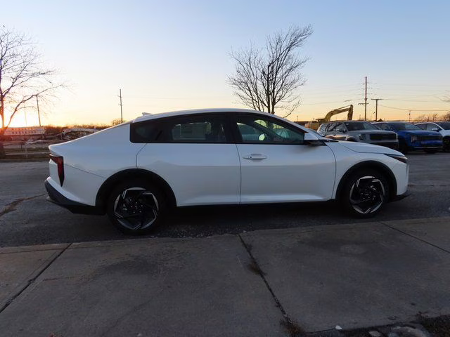 2025 Snow White Pearl Kia K4 EX FWD Sedan