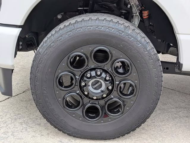 2026 White Metallic Ford Super Duty F-250 SRW LARIAT 4X4 Truck