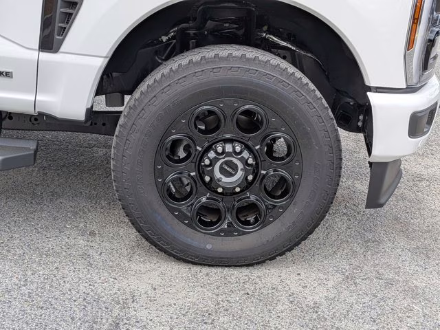 2026 White Metallic Ford Super Duty F-250 SRW LARIAT 4X4 Truck