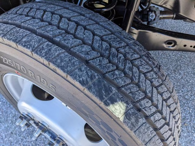 2026 Oxford White Ford Super Duty F-450 DRW XL 4X4 Chassis