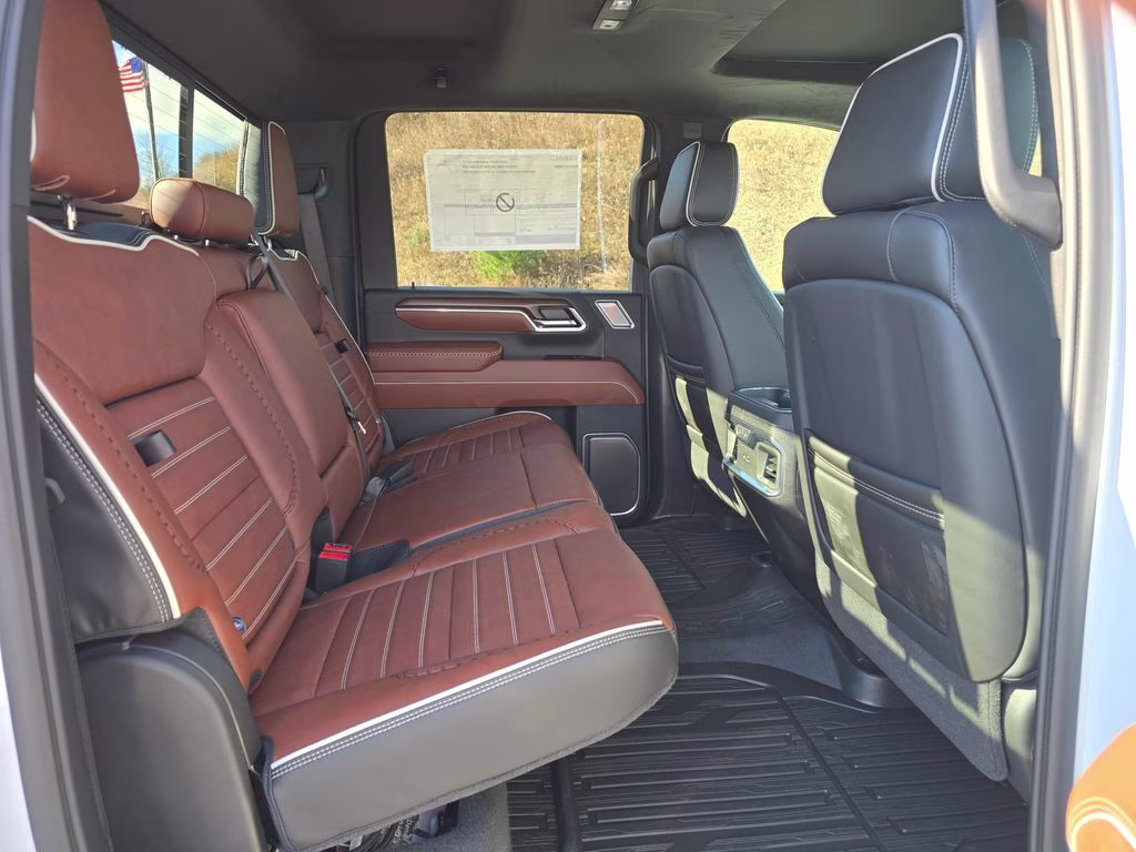 2026 Glacier White Tricoat GMC Sierra 2500HD Denali Ultimate 4X4 Truck