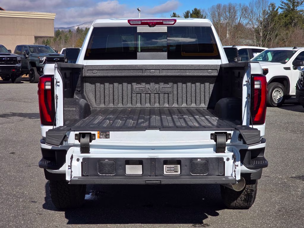 2026 Glacier White Tricoat GMC Sierra 2500HD Denali Ultimate 4X4 Truck