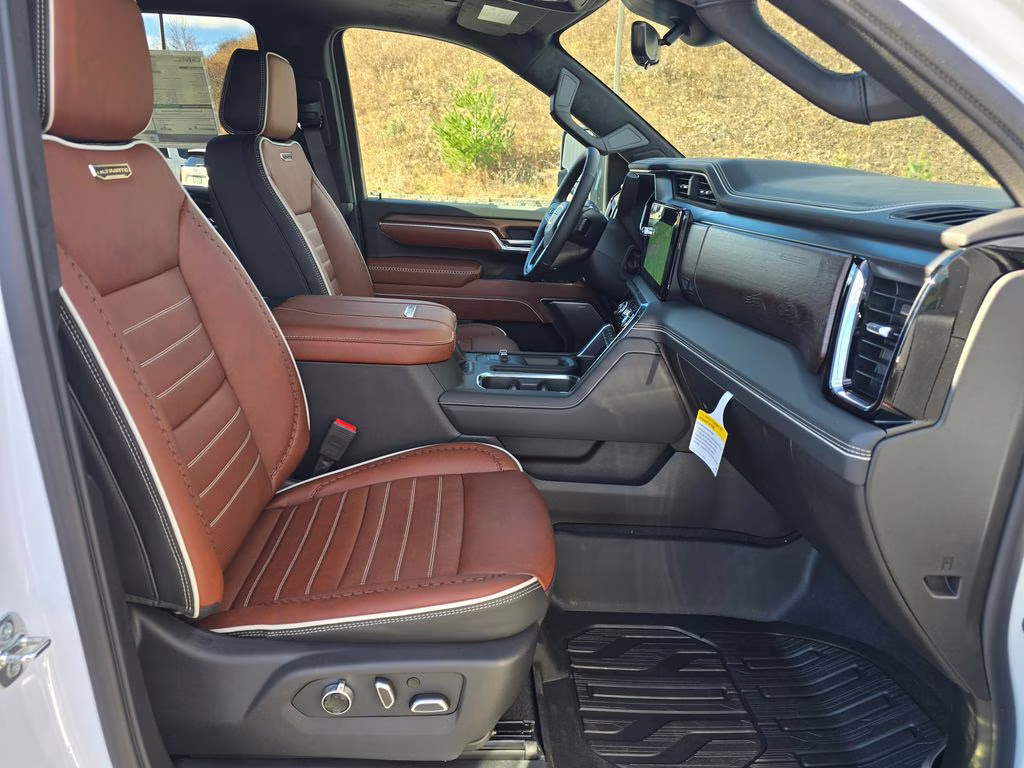 2026 Glacier White Tricoat GMC Sierra 2500HD Denali Ultimate 4X4 Truck