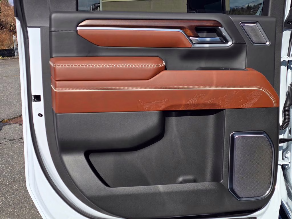 2026 Glacier White Tricoat GMC Sierra 2500HD Denali Ultimate 4X4 Truck