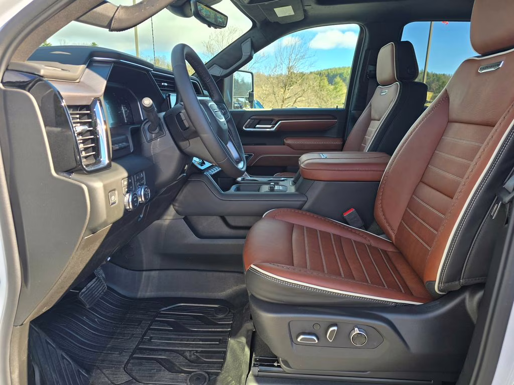 2026 Glacier White Tricoat GMC Sierra 2500HD Denali Ultimate 4X4 Truck