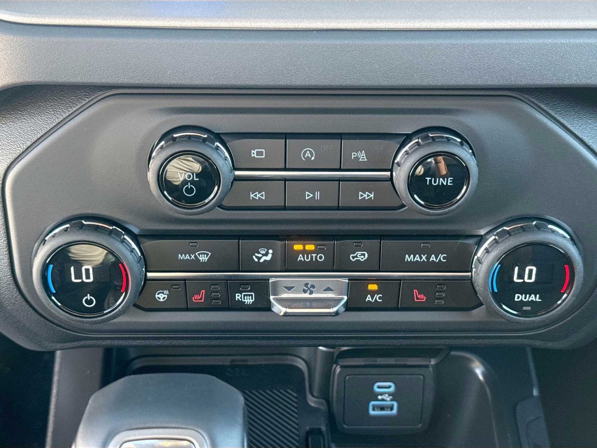 2025 Eruption Green Metallic Ford Bronco Outer Banks 4X4 SUV