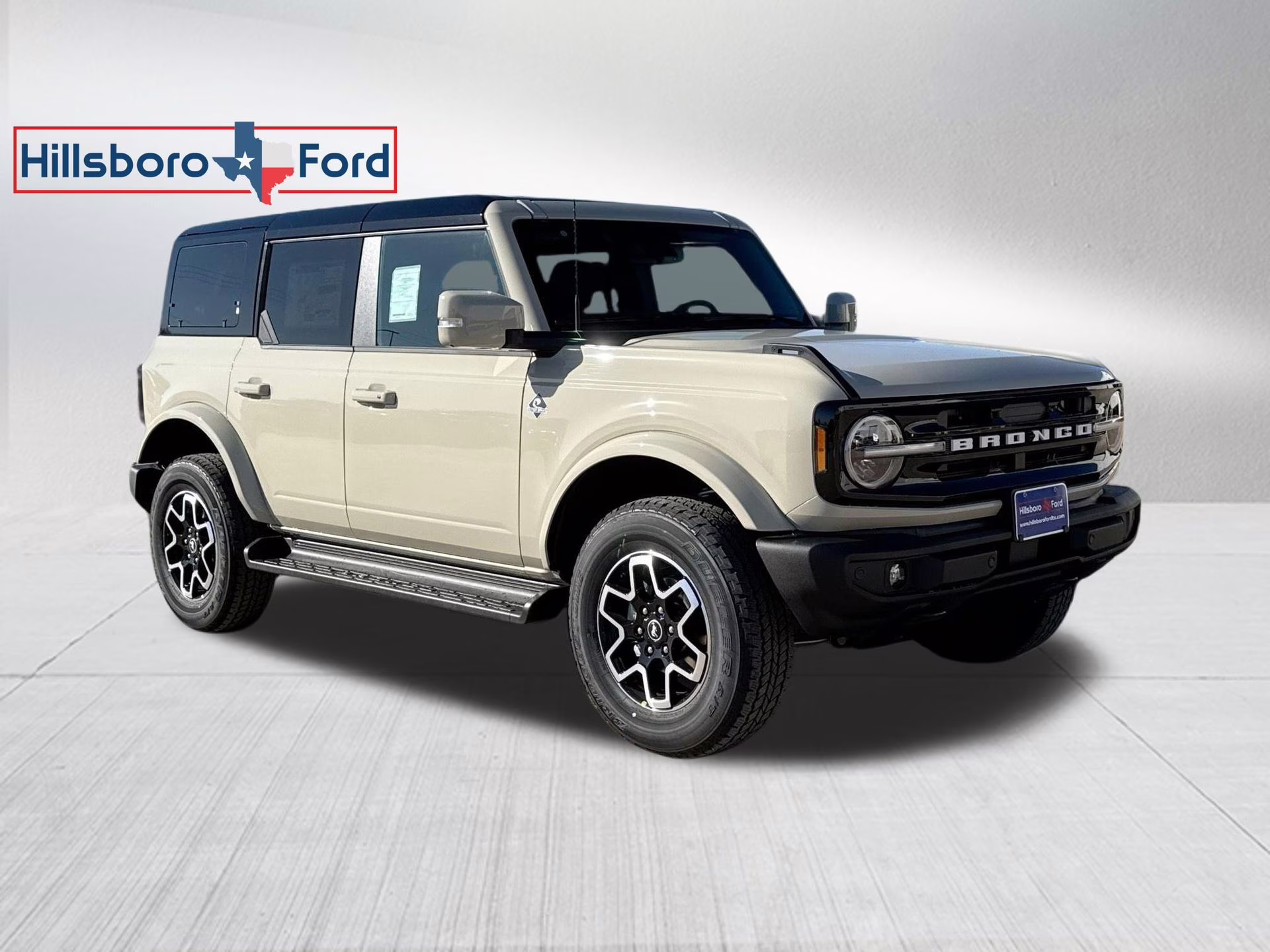 2025 Desert Sand Ford Bronco Outer Banks 4X4 SUV