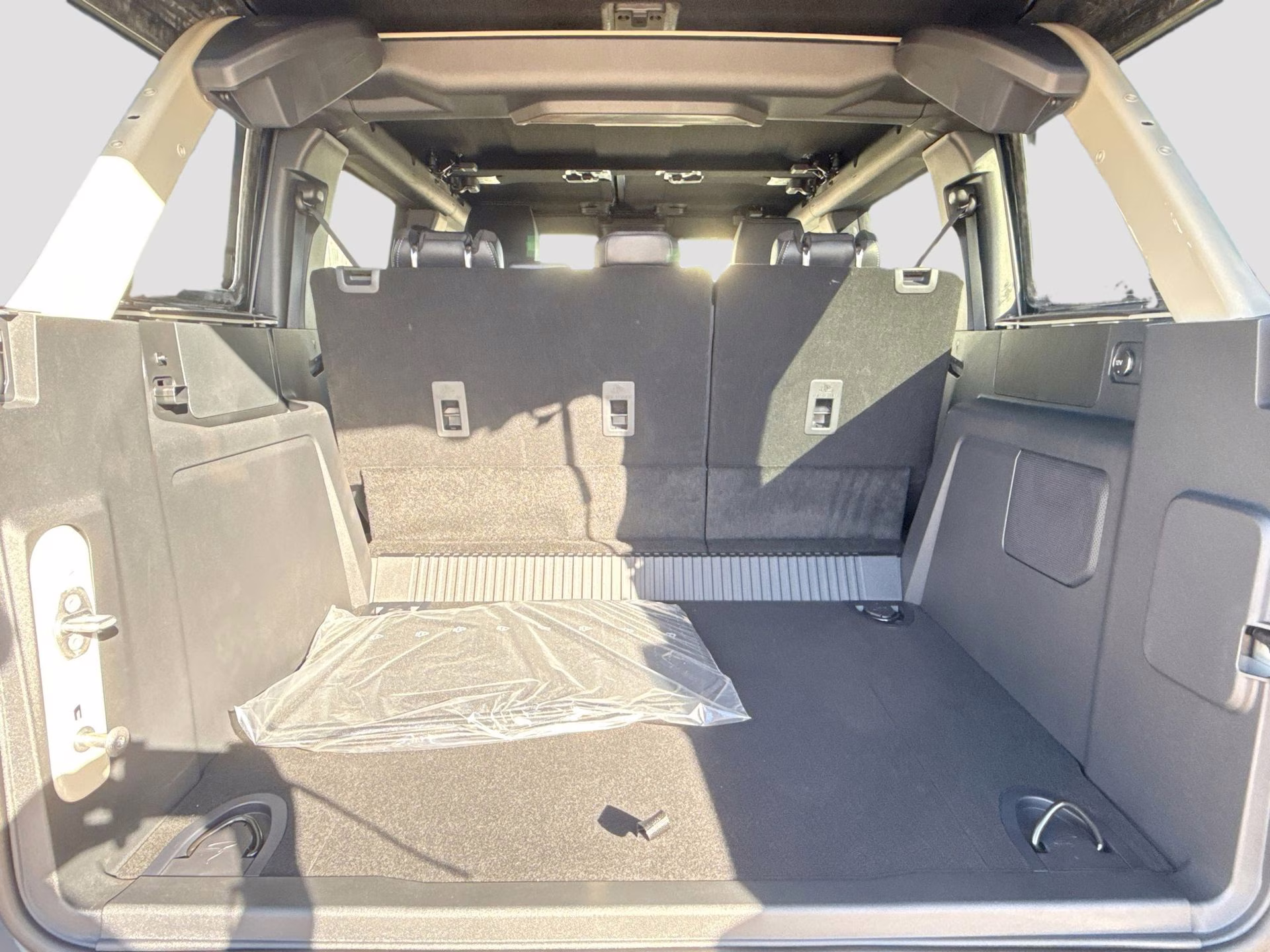 2025 Desert Sand Ford Bronco Outer Banks 4X4 SUV