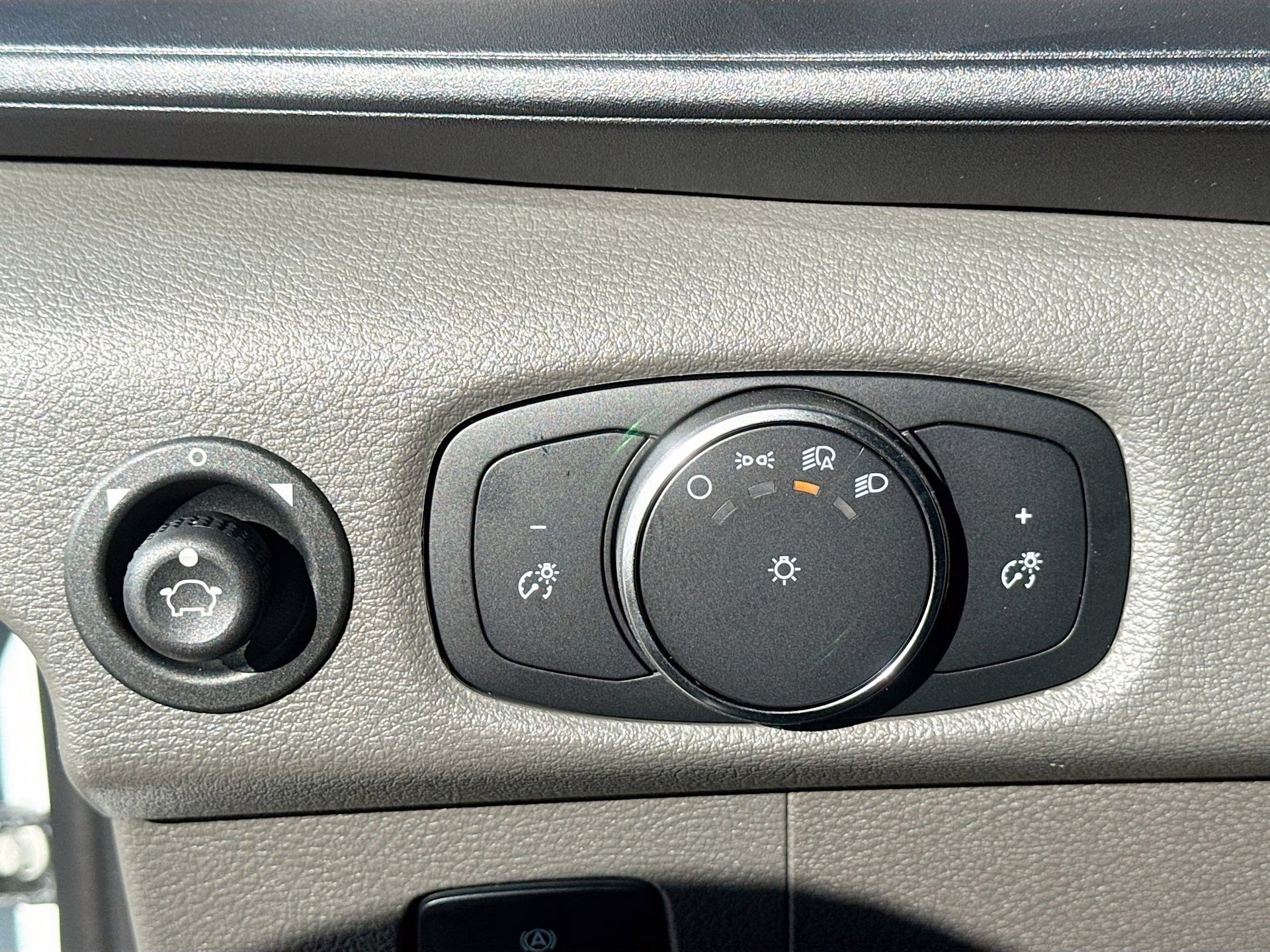 2026 Oxford White Ford Transit-250 Base RWD Van