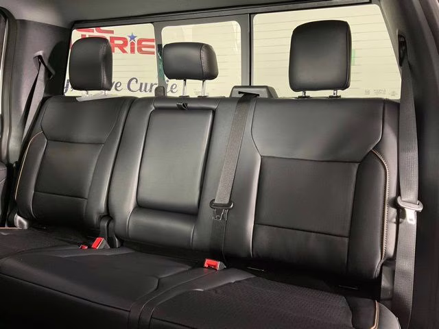 2026 Oxford White Ford Super Duty F-250 SRW Lariat 4X4 Truck