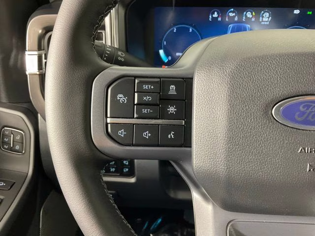 2026 Oxford White Ford Super Duty F-250 SRW Lariat 4X4 Truck