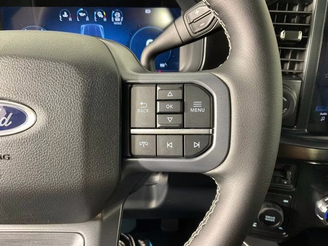 2026 Oxford White Ford Super Duty F-250 SRW Lariat 4X4 Truck