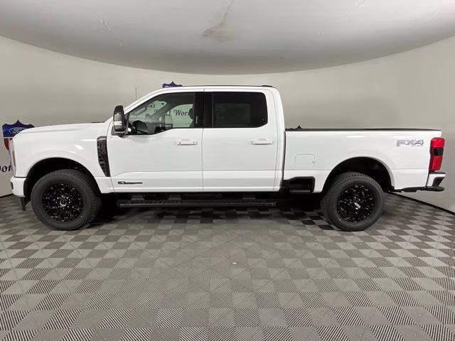 2026 Oxford White Ford Super Duty F-250 SRW Lariat 4X4 Truck