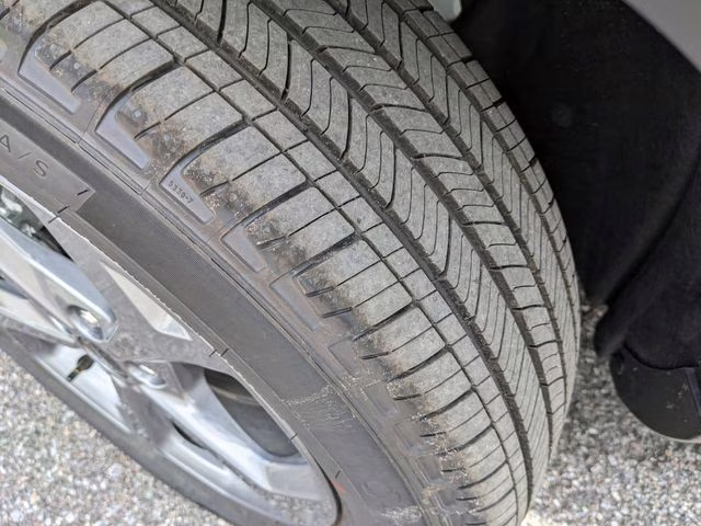 2026 Star White Metallic Tri-Coat Ford Escape Hybrid ST-Line Select AWD SUV