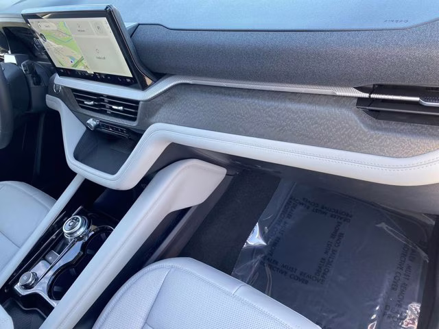 2026 Rapid Red Metallic Tinted Clearcoat Ford Explorer Platinum 4X4 SUV